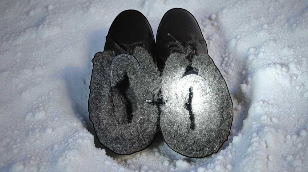 Детские новые зимние ботинки 38р. - длинна по стельке 24.5 см.