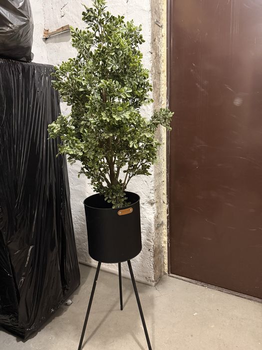 Kwiat sztuczny ikea + metalowa doniczka czarna