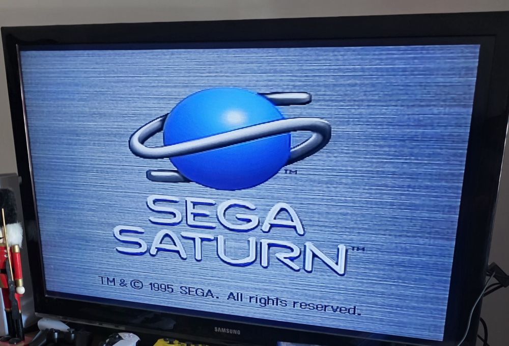 Sega saturn com 2 comandos sem jogos