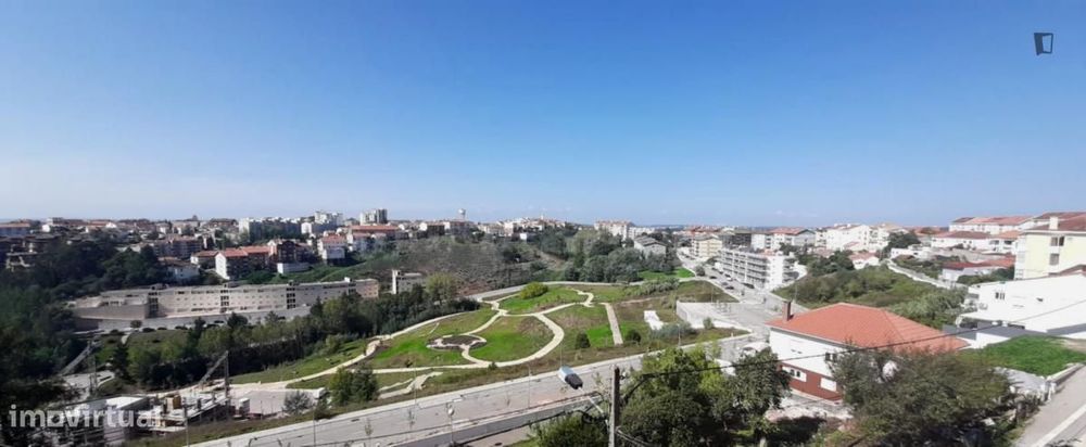 Quarto - localizado em Olivais Coimbra