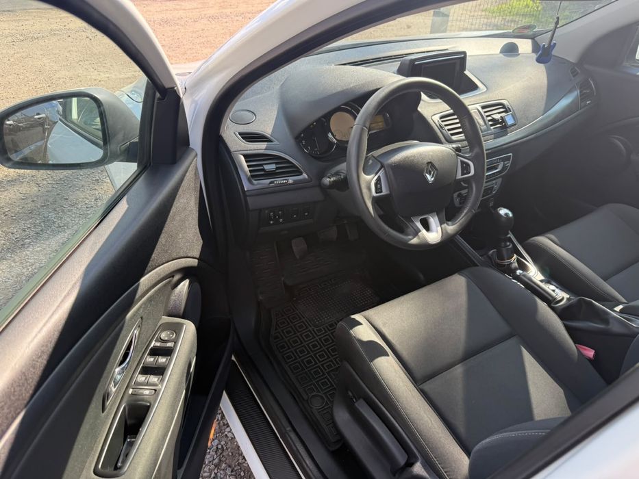 Renault megane 2012 рік