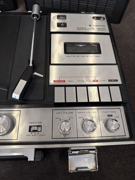 Музичний центр Sanyo g2612n