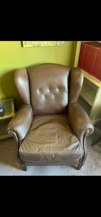 Cadeirão/poltrona em pele vintage castanha