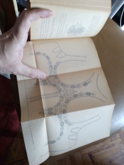 Bordados e  Rendas de Portugal-1edição13E-Peça Bébé Segurança3EDesde3E