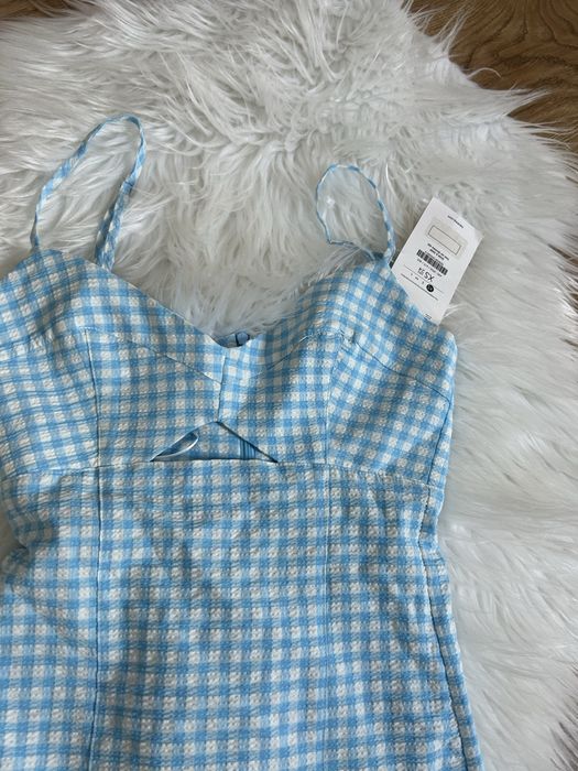 Biało niebieski nowy kombinezon Bershka
