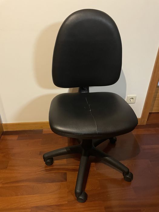 Cadeira de escritório giratória