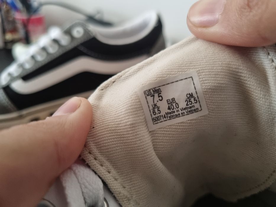 Ténis Vans cinzento e preto