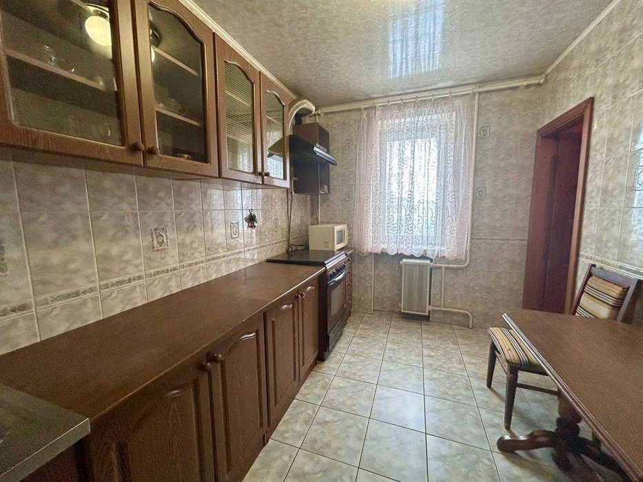 2-кімнатна квартира по вул. Гоголівській