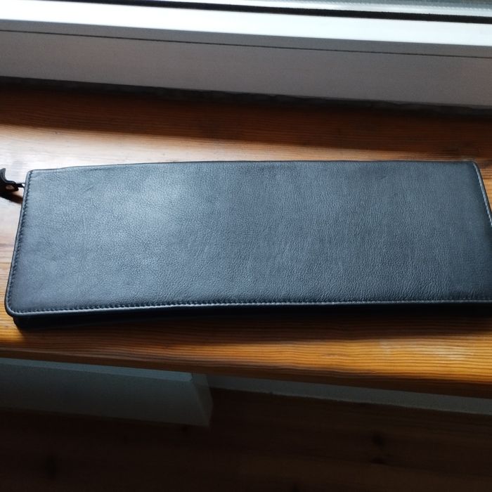 Etui ze skóry dla dżentelmena.