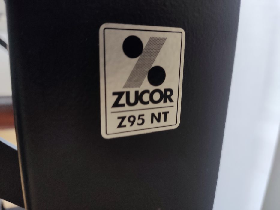 Estirador Zucor e Cadeira alta com rodas