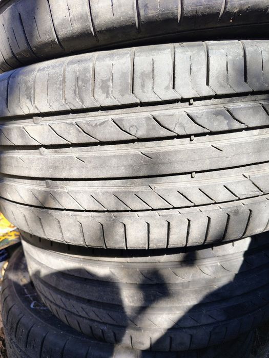 Opony Continental 235/55/18V