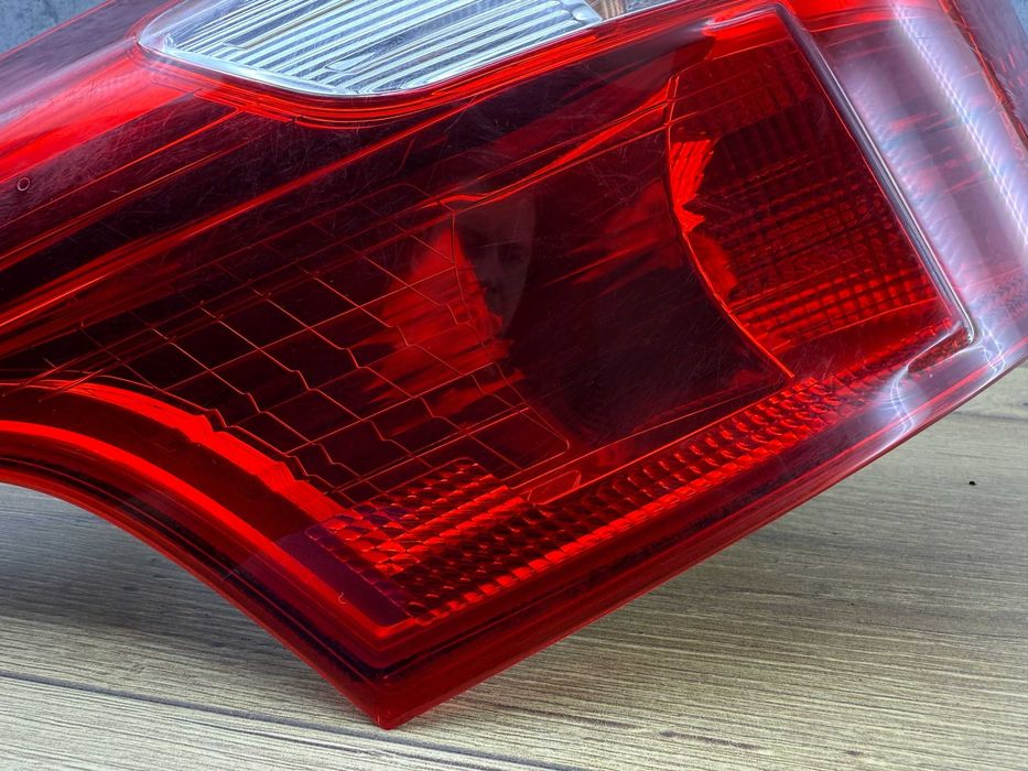 Ліхтар задній LED для Ford Focus Mk3 (2010-) Фонарь Форд Фокус 3 мк3