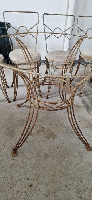 Conjunto mesa e 4 cadeiras