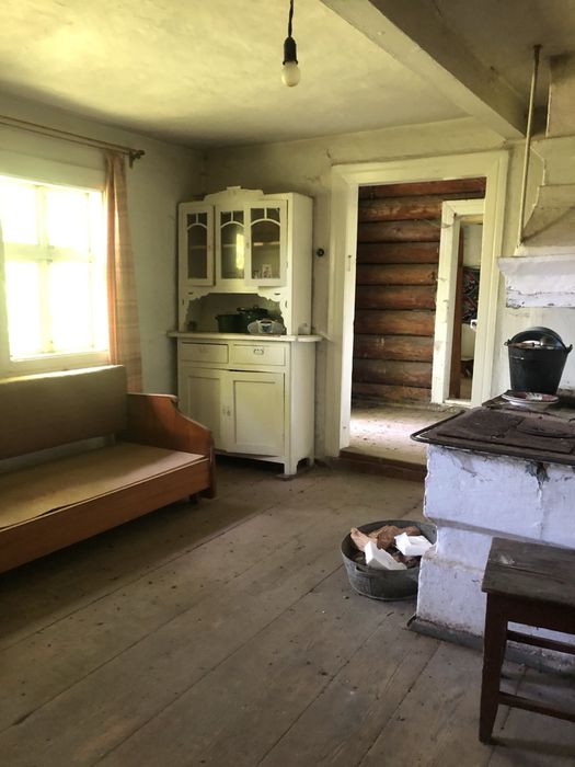 Продається земальна ділянка в горах.