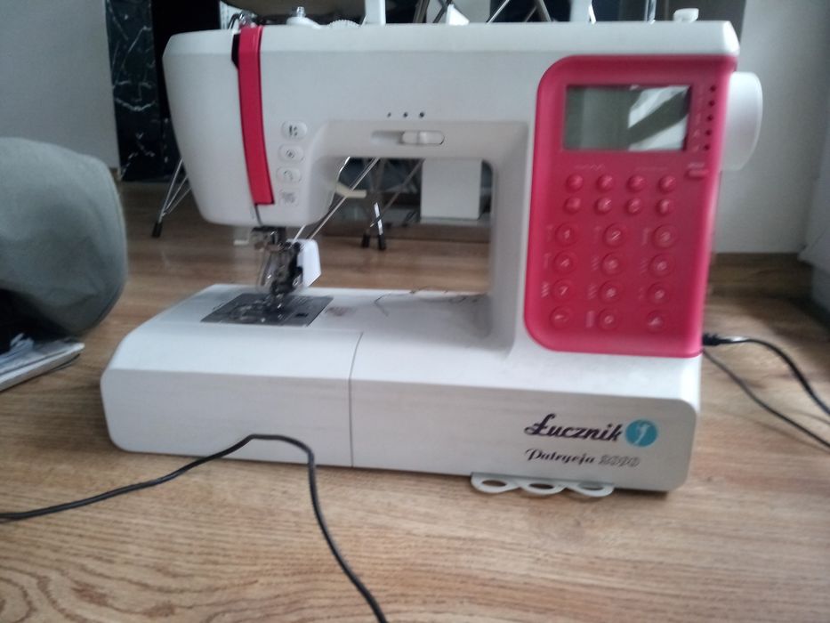 Maszyna do szycia elektryczna Łucznik model Patrycja 2090