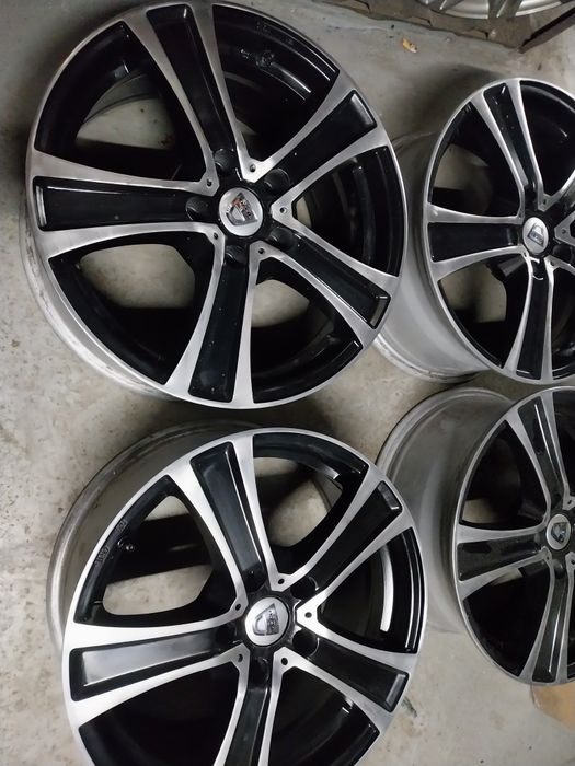 Felgi Aluminiowe R17 5x114.3 7.5J ET 45