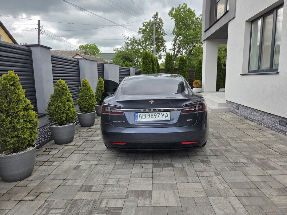 Tesla Model S 2018 75D