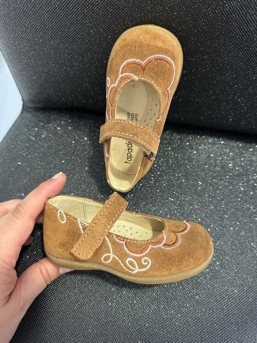 Sapatos Castanhos Camel Novos Tapadinha Nº 20