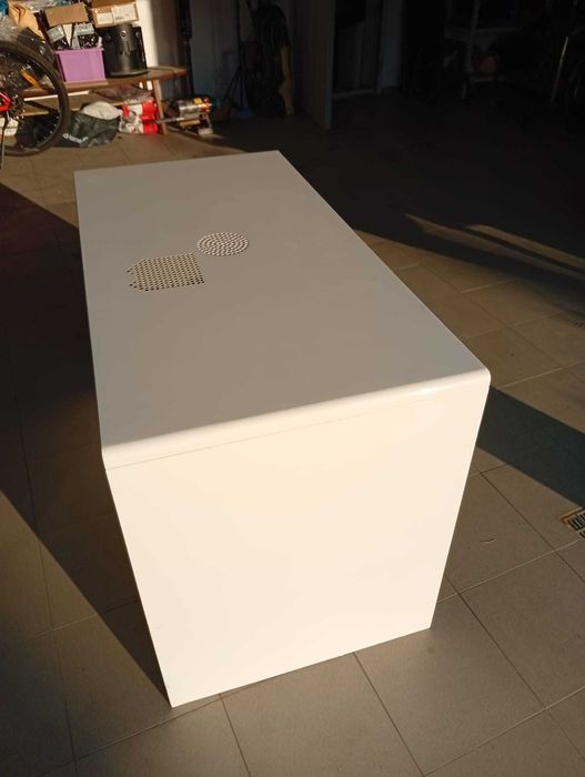 Solidny stół do manicure 120×60 otwory pod pochłaniacz