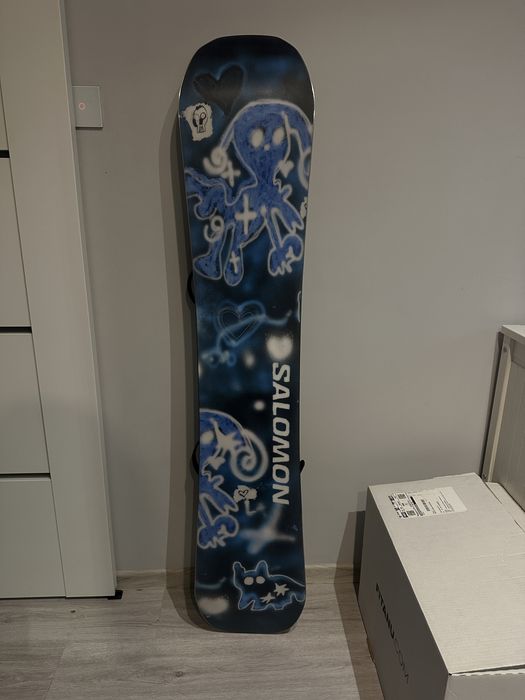 Snowboard salomon abstract
