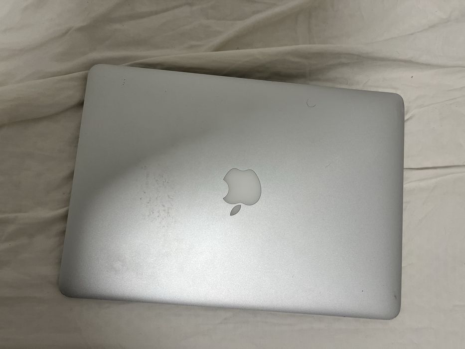 MacBook Air 13” (Early 2014) – Excellent Battery – Fully Working