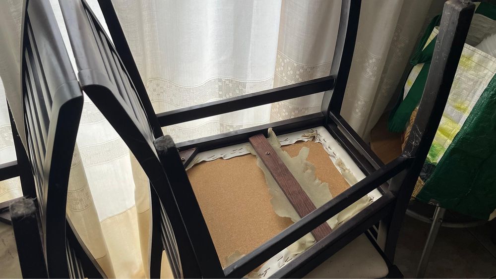 Mesa de jantar castanha