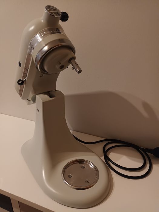 Batedeira KitchenAid cinza claro