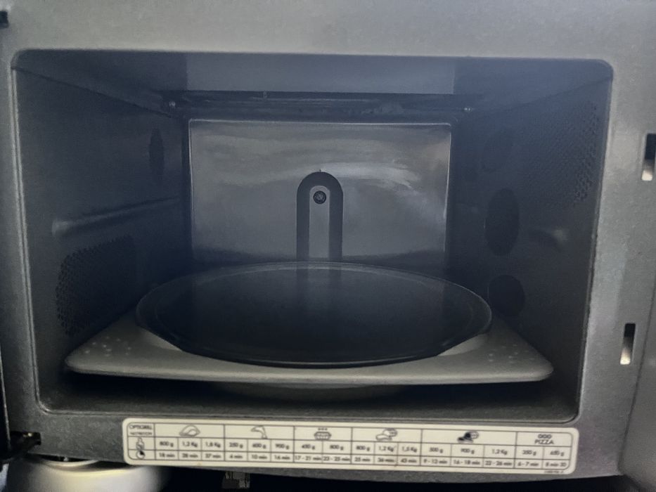 Мікрохвильовка moulinex