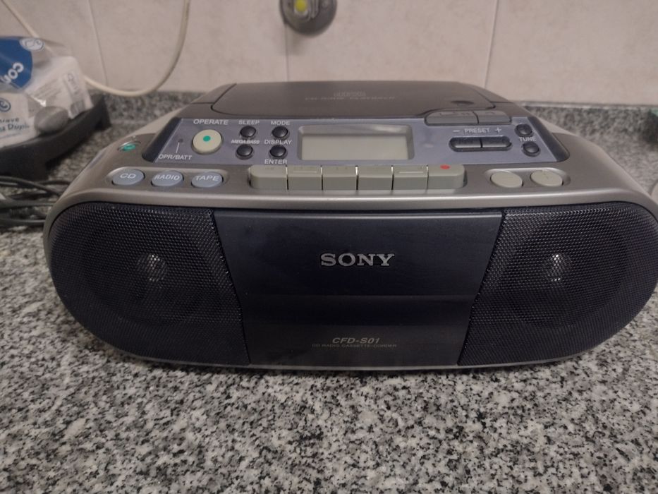 Radio CD K7 Sony impecável