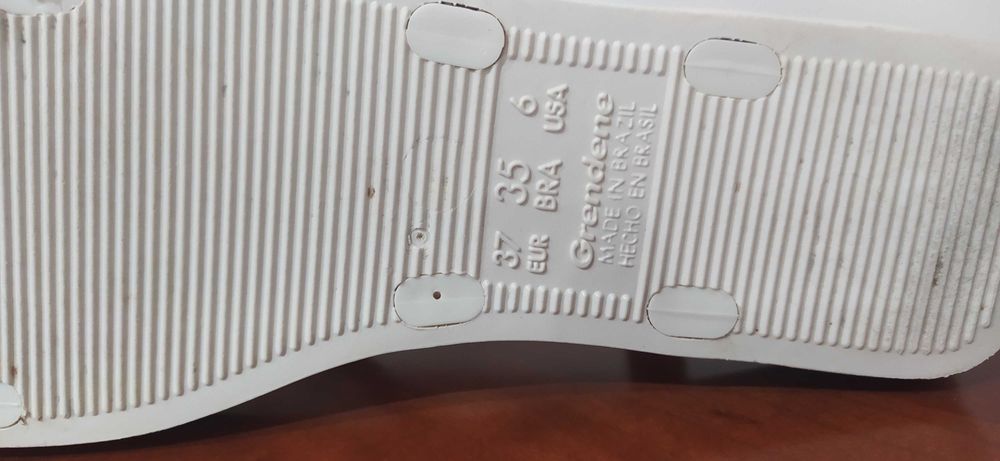 Sandálias - N.º 37