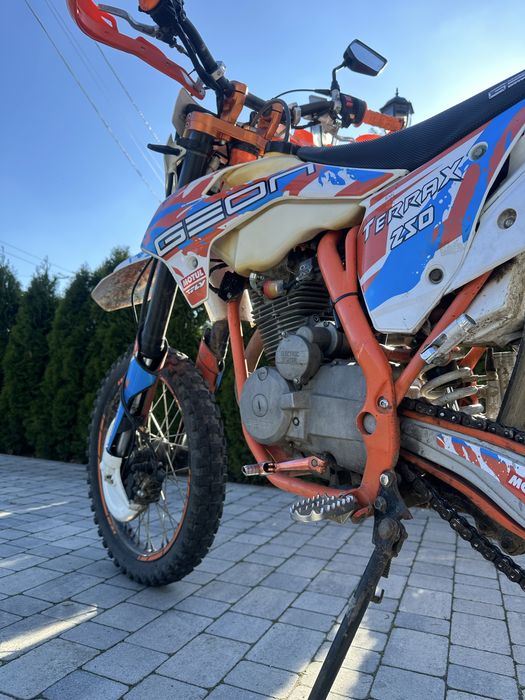 Мотоцикл GEON TERRAX 250