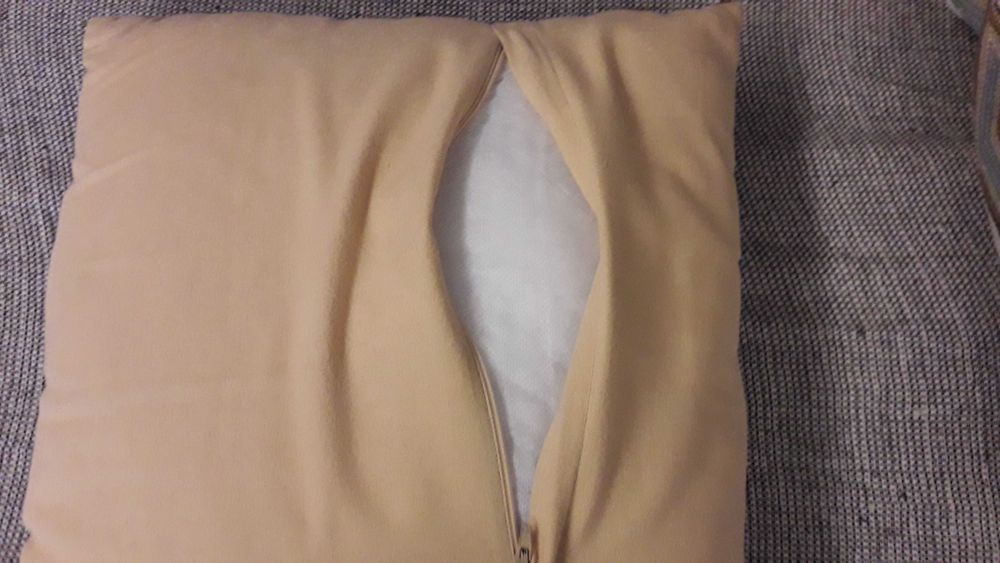 Almofada com quadrados em lã