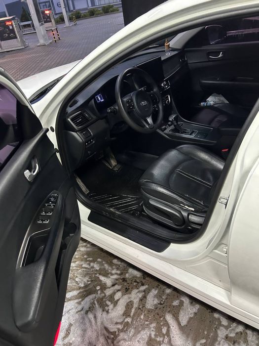 Автомобіль KIA K5