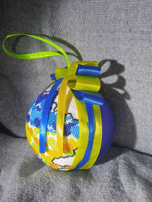 Новорічна прикраса своїми руками