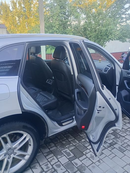 Продам Audi Q5 2012