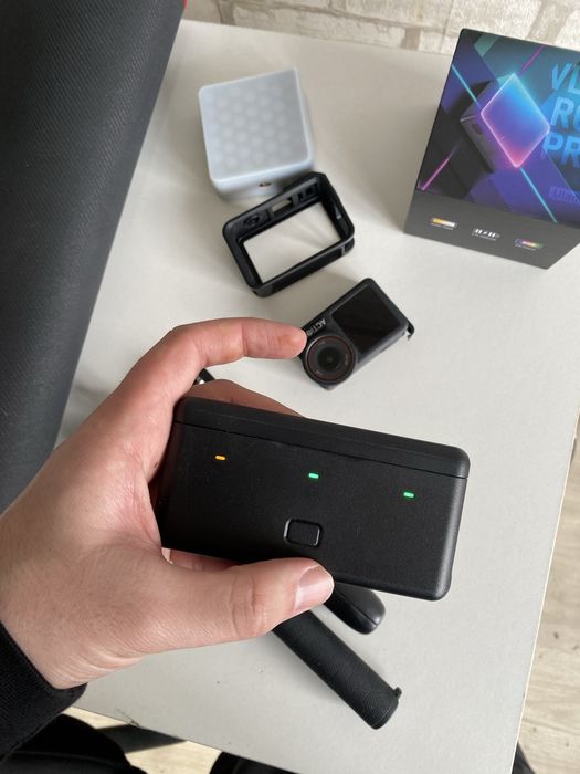 Екшн-камера DJI Osmo Action 5 Pro Adventure Combo +світлоUlanzi+флешка