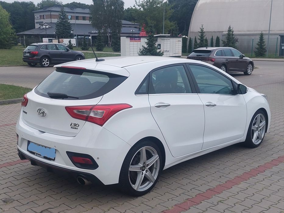 ** Hyundai i30 turbo ** xenony ** ledy ** navi ** kamera cofania ** zamiana **