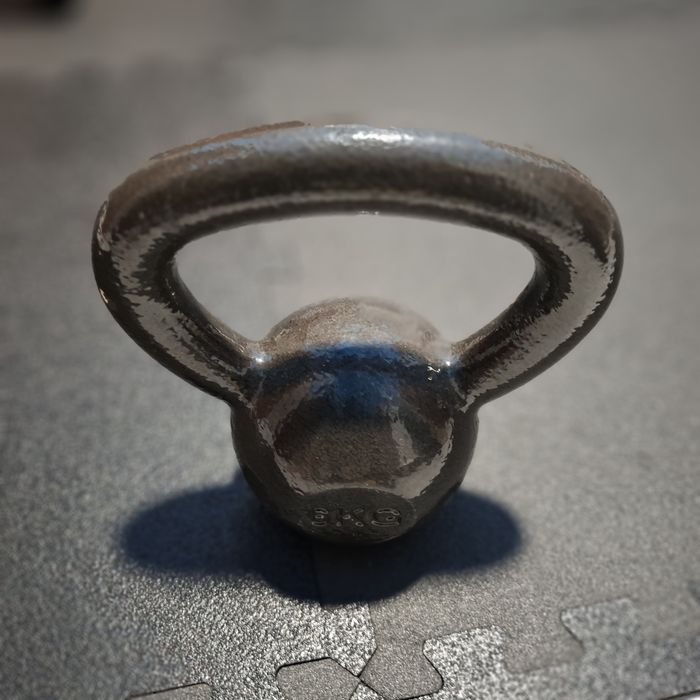 Barra 20Kg peso Fixo, halteres 3kg e kettlebell 6kg. Musculação