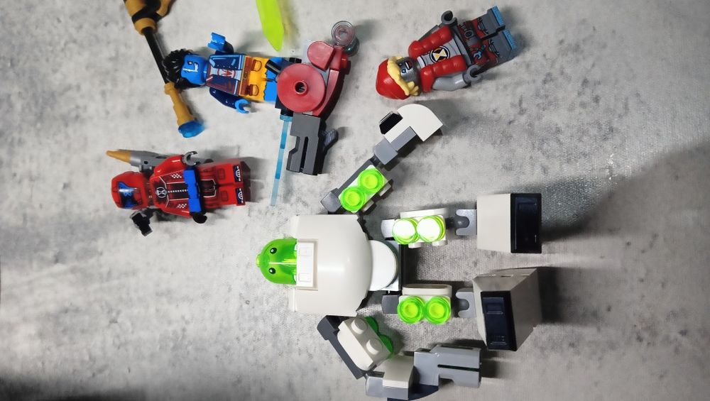 10 figurek LEGO Dreamz