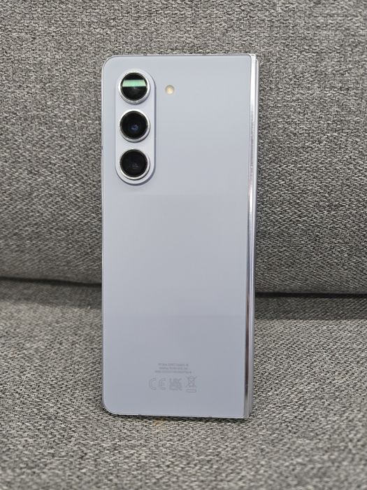 Samsung Galaxy Z Fold 5 256GB Ice Blue – Bom estado, desbloqueado