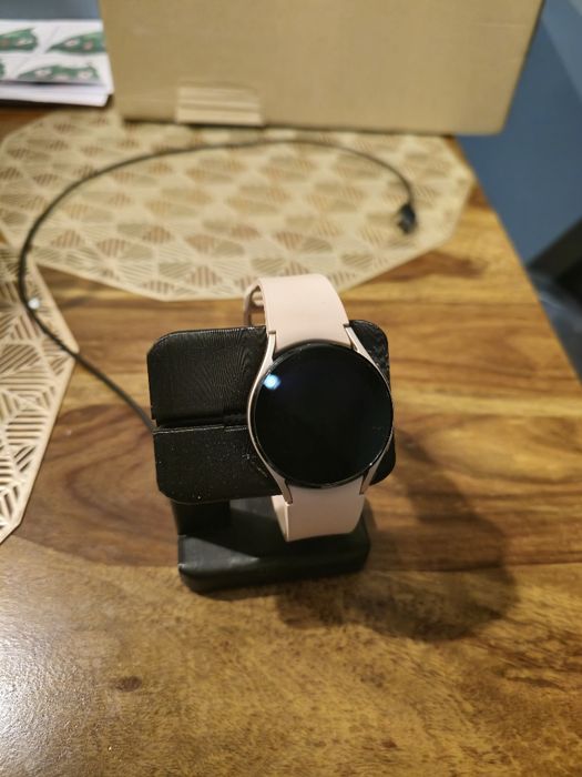 Samsung galaxy watch 4 różowy