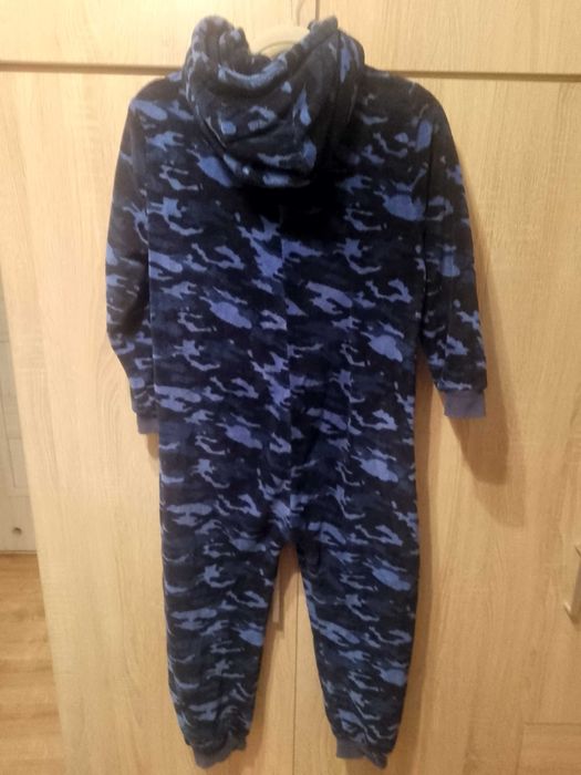 134/140 piżama kombinezon chłopięcy