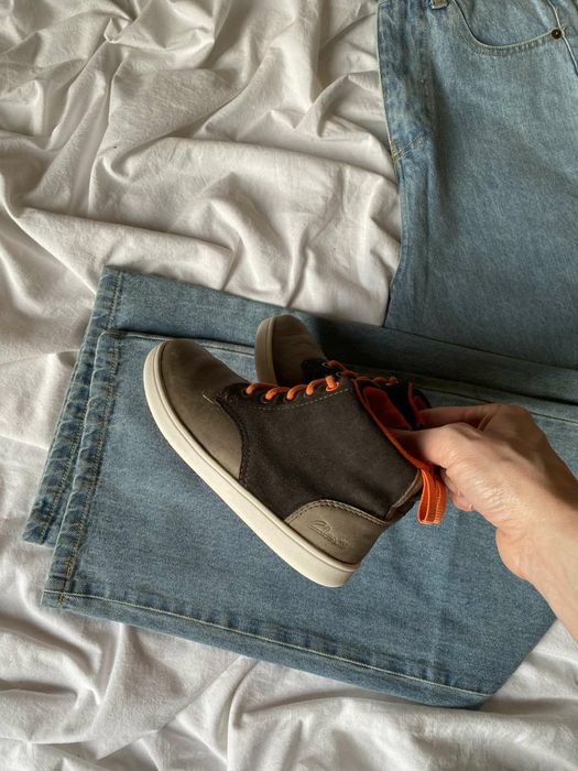 Детские кожаные ботинки Clarks Holbay Hi Ankle Boots 27 (18см.)