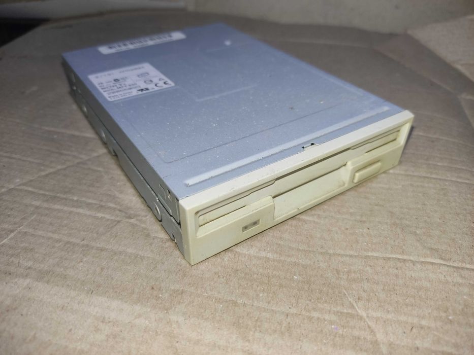 Флопи дисковод для дискет