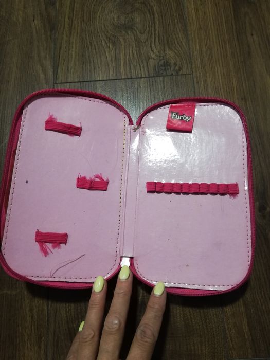 Piórnik furby Disney Violetta