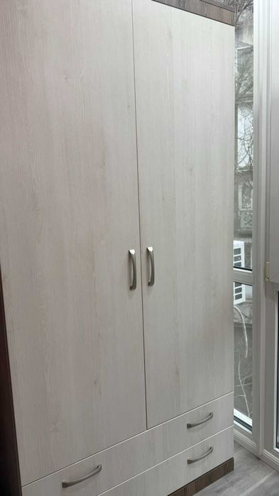 Шкаф з ДСП на замовлення 1000х1000х2100