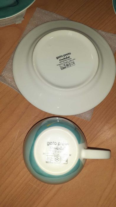 Conjunto pires e chavenas café Gato Preto NOvo