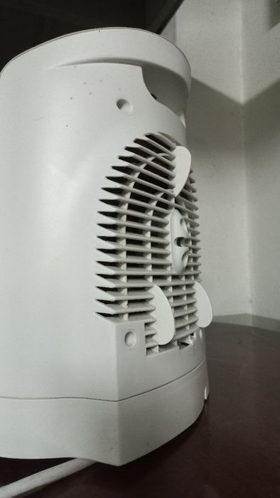 Aquecedor eléctrico  marca rowenta