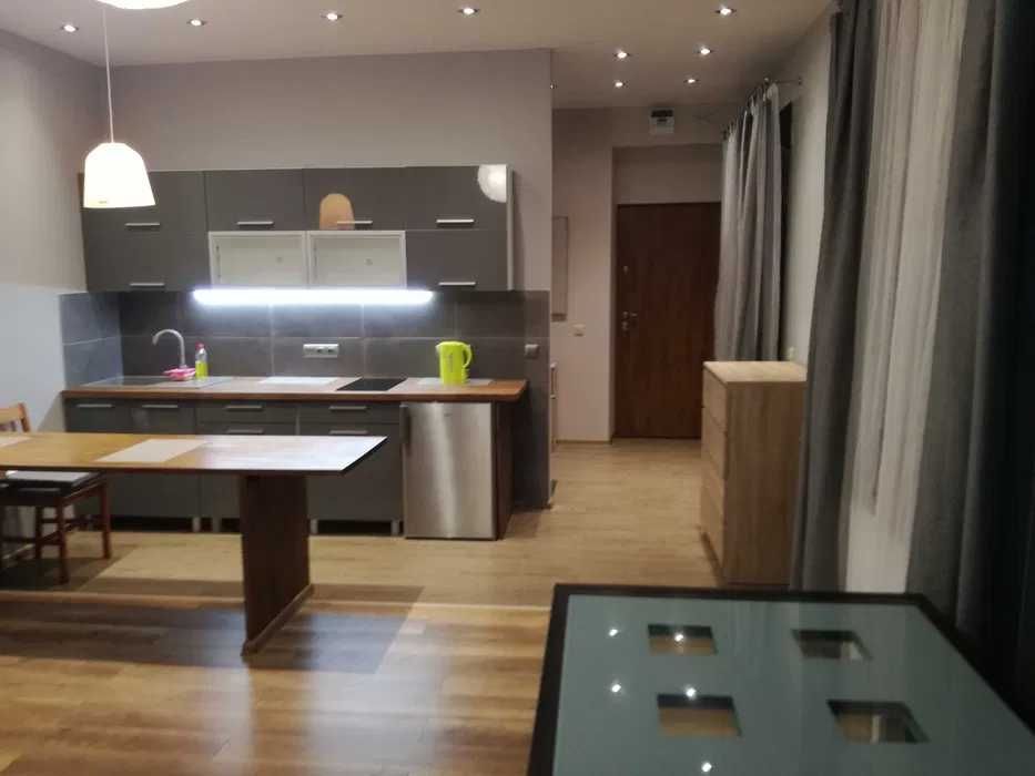 Właściciel wynajmie dużą kawalerkę w centrum Starego Podgórza