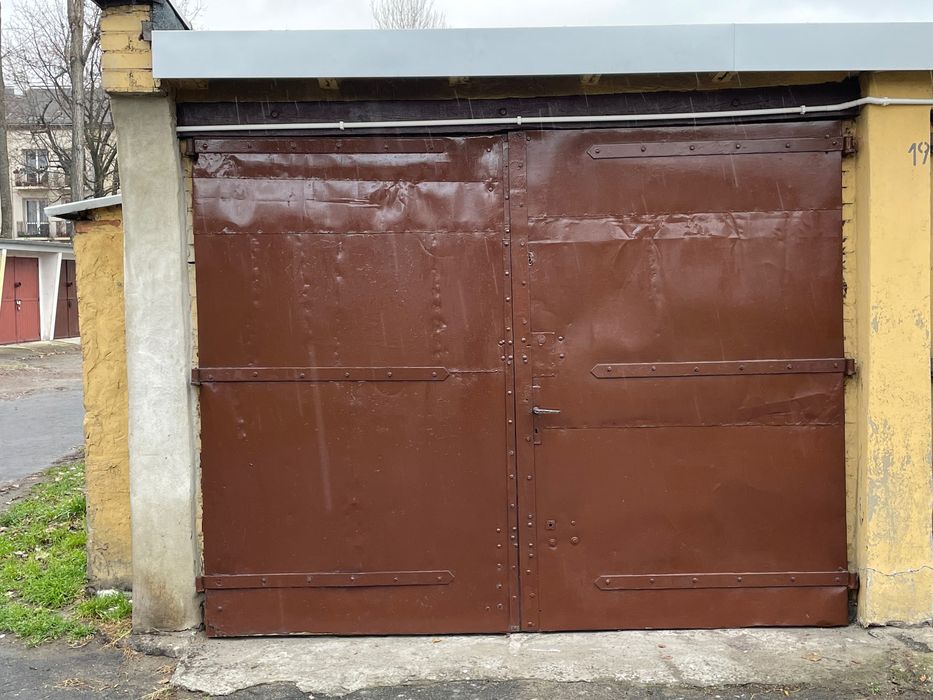 Sprzedam garaż murowany ul. Nadrzeczna 48  Prąd